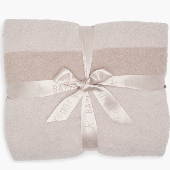 NWT Barefoot Dreams Color Block Sandstone CozyChic Cream Blanket - Picture 1 of 3